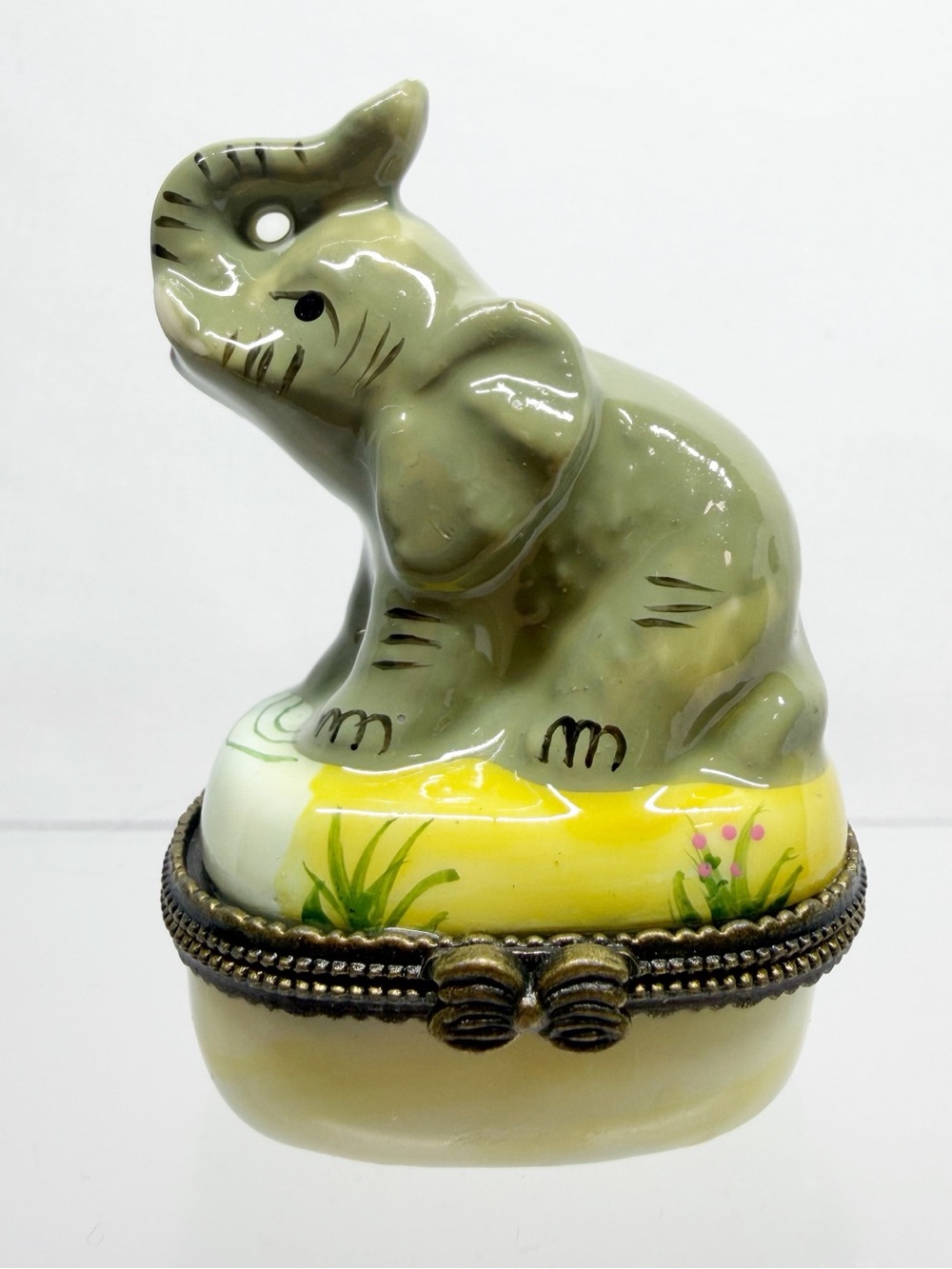 Vintage Hand Painted Porcelain Elephant Trinket Ring Box